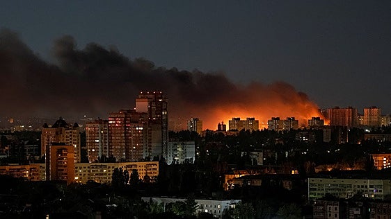Al menos ocho muertos y 50 heridos en uno de los mayores ataques rusos del año contra Ucrania