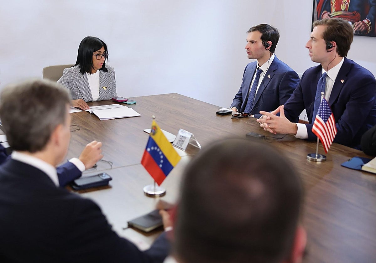La Casa Blanca envía de urgencia a Caracas a los encargados de vender el petróleo venezolano