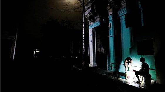 Cuba, totalmente a oscuras tras el cuarto colapso eléctrico en menos de un mes