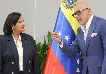 Sin luz ni taquígrafos en la primera reunión entre el chavismo y la oposición de Venezuela