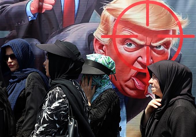 Un mural anti-Trump el día de Arbaeen.