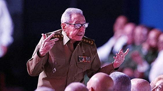Raúl Castro reaparece en el homenaje a su hermano Fidel en La Habana