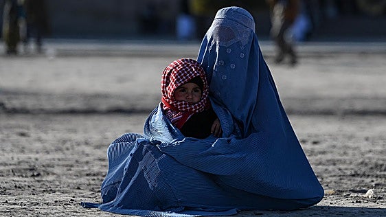 Diario de una mujer afgana, cinco años viviendo en la «cárcel» talibán: «No pienso sólo en lo que he perdido, sino en lo que todavía podría ser»