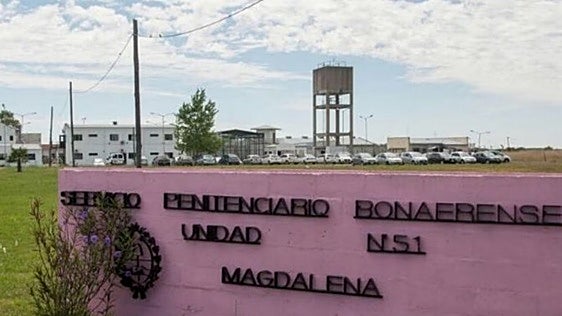 Detienen a 15 funcionarios por torturas y y violaciones a mujeres  en una cárcel de Buenos Aires: «Bésame las botas»