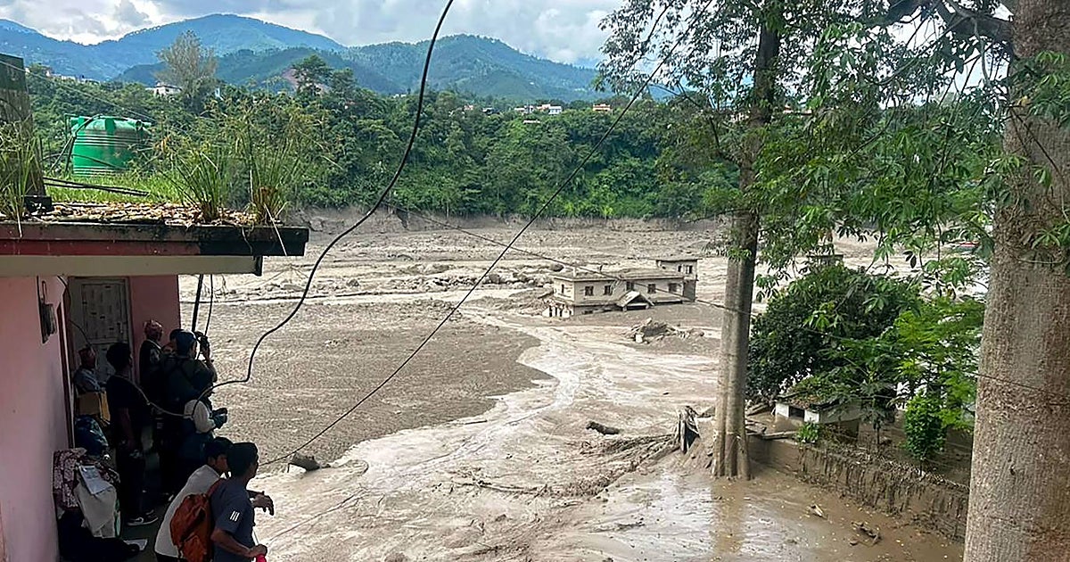 Una fuerte riada causa al menos 95 muertos en Nepal y hay varios centenares de turistas desaparecidos