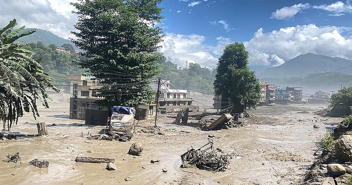 Riada en Nepal, en directo: muertos, españoles desaparecidos y última hora de las víctimas por la inundación masiva hoy