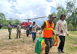 El lodo asfixia toda esperanza en Nepal