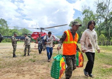 El lodo asfixia toda esperanza en Nepal