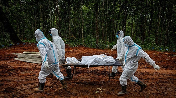 La tragedia de Nepal y Tíbet  supera los 1.000 muertos mientras los equipos de rescate buscan el milagro en túneles