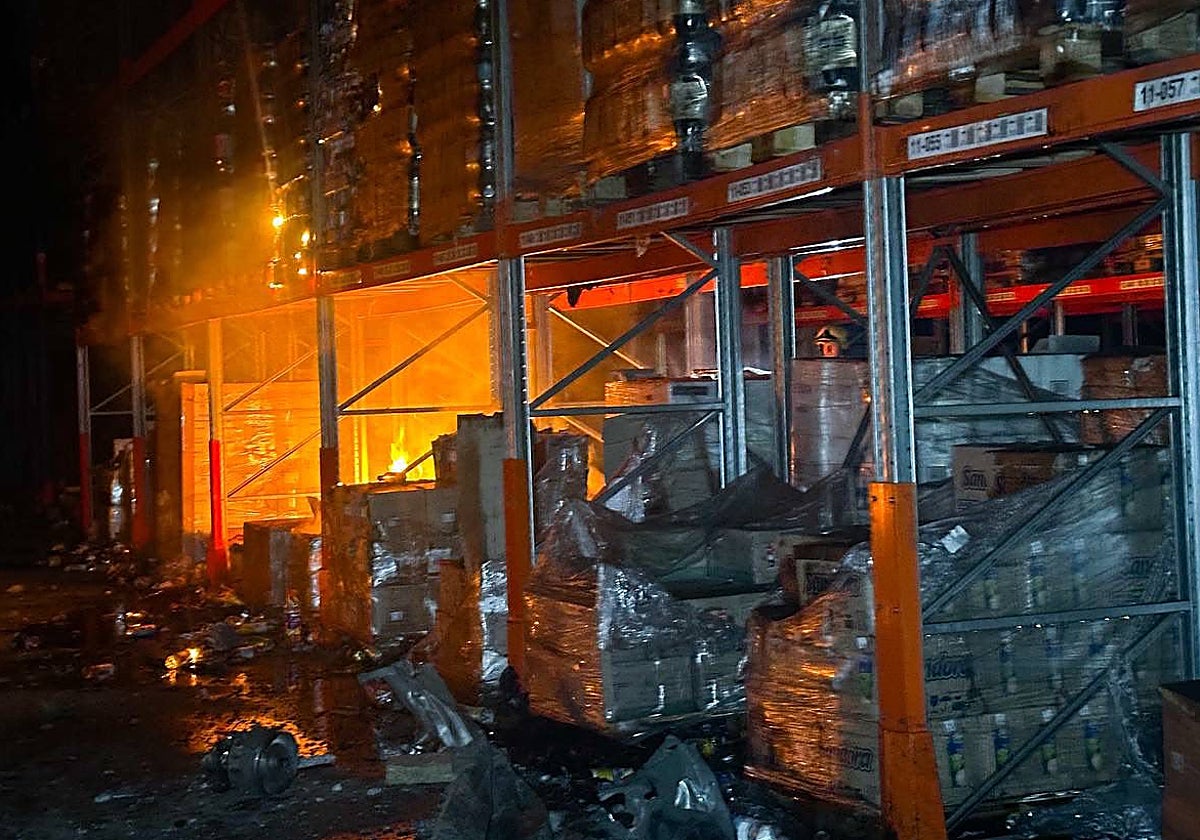 De Coca-Cola a los suministros humanitarios: la ofensiva rusa contra los almacenes ucranianos