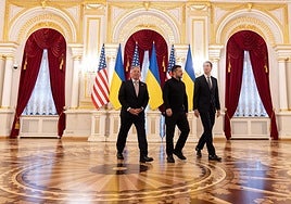 La primera visita de los enviados de Trump a Kiev no logra acercar la paz