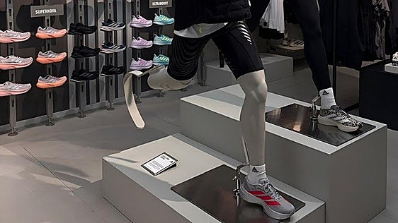 Adidas se disculpa por la participación de un exsoldado israelí en una campaña publicitaria para amputados