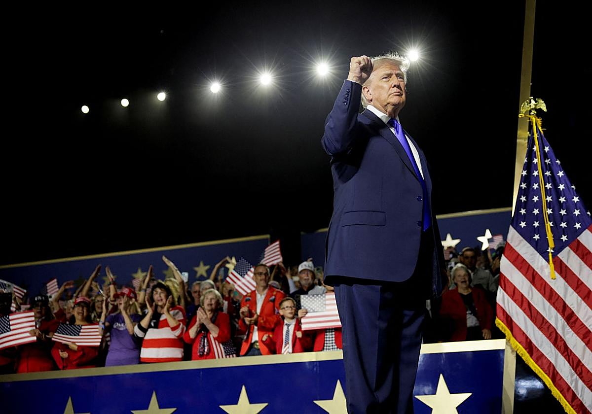 Trump se pone en la papeleta para salvar la mayoría republicana y ofrece 5.000 dólares a cada votante si lo consiguen miniatura