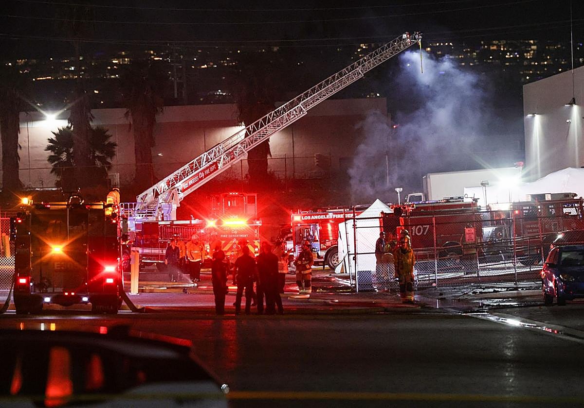 Al menos tres muertos tras estrellarse un helicóptero de informativos en Los Ángeles