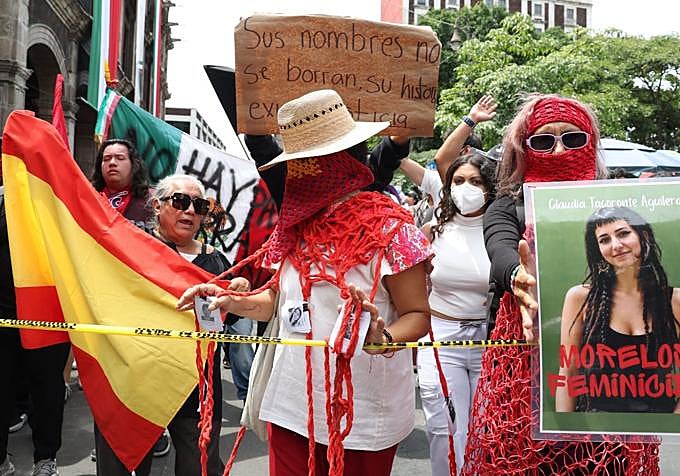 Estudiantes mexicanos claman por seguridad tras asesinato de española Claudia Tacoronte.