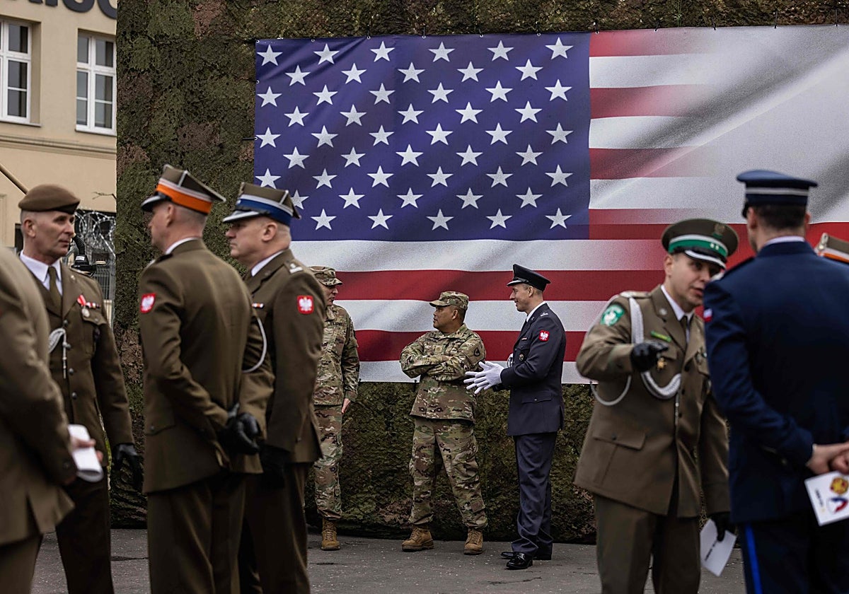 Polonia ultima sus conversaciones con Trump para ampliar las tropas estadounidenses en su territorio
