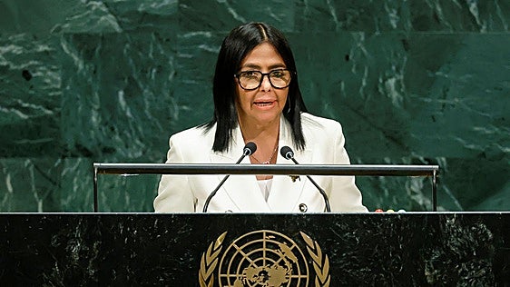 Delcy promete ante la ONU que habrá elecciones, pero que ella asumirá la transición política