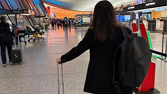 María Corina en el aeropuerto rumbo a Panamá para activar la operación Ítaca.
