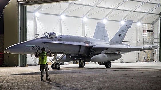 Caza F-18 español en la base rumana de Mihail Kogalniceanu