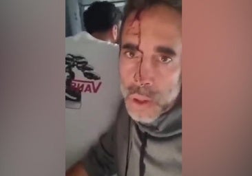 Uno de los pasajeros del avión: «Todo estaba cubierto de sangre. Hemos atrapado a un terrorista»