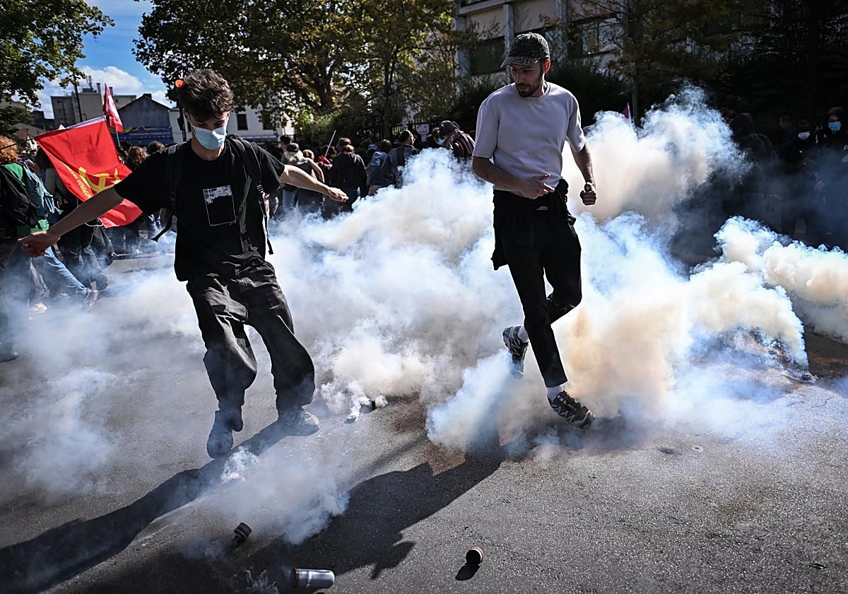 Las protestas estudiantiles ponen en aprietos al Gobierno francés