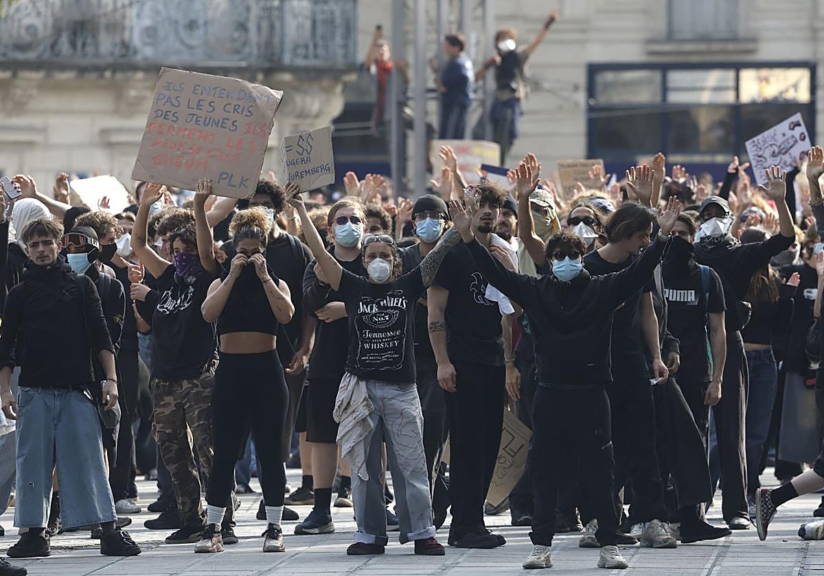 Francia suspende las clases hasta final de semana ante las protestas estudiantiles masivas