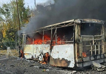 Un ataque ruso a dos autobuses en Ucrania deja al menos 30 muertos