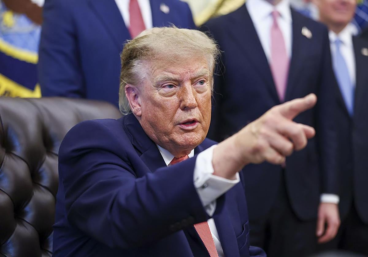 Trump dice que España sufre un «invasión» y Sánchez «no hace nada» para impedirla
