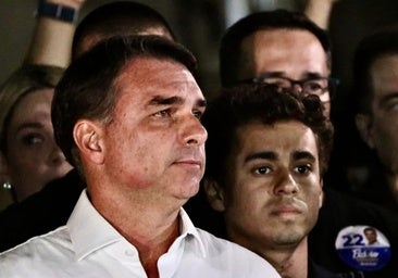 Flávio Bolsonaro denuncia que el Supremo le ha retirado el pasaporte