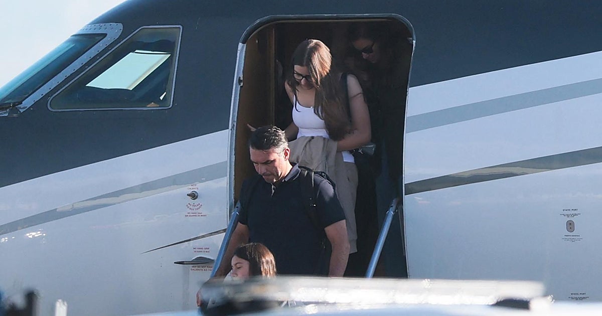 Flávio Bolsonaro llega a Miami con su familia
