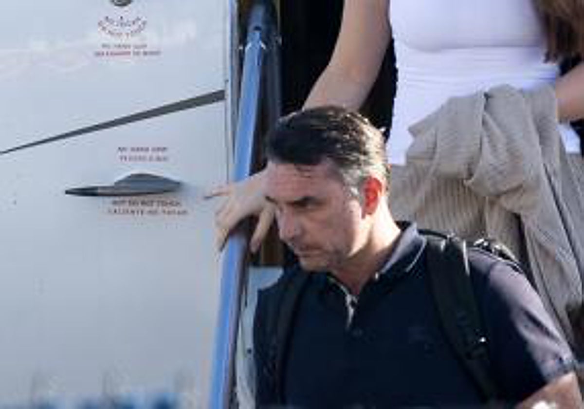 Flávio Bolsonaro se autoproclama presidente electo de Brasil desde Miami 缩略图