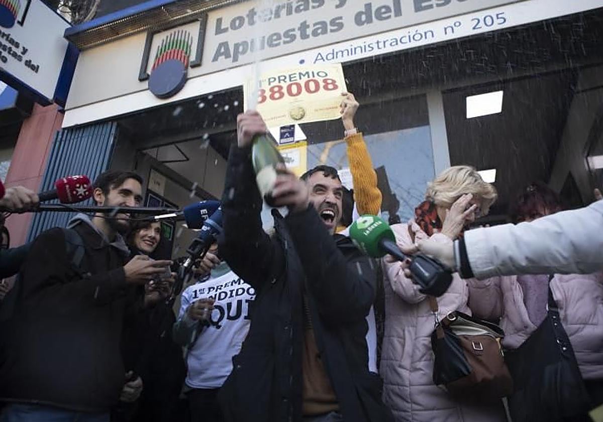 Primer premio de la Lotería de Navidad en la administración de Lotería Monforte de Lemos