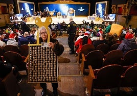 Los mejores disfraces vistos en el sorteo de la Lotería de Navidad en el Teatro Real