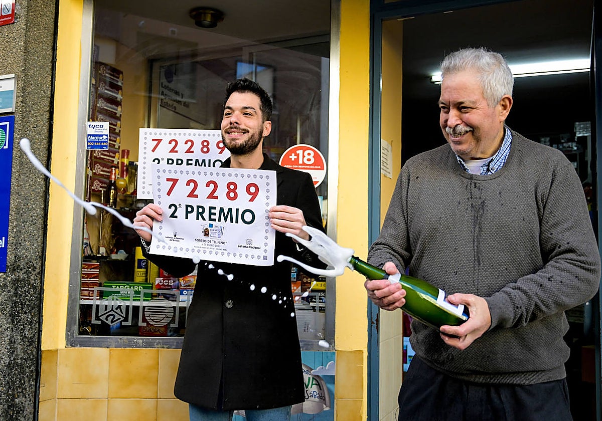 Celebración en Ciudad Real  del segundo premio de la lotería de 'El Niño'
