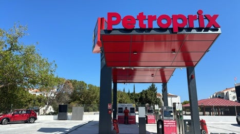 Cómo tres hermanos de Jaén pasaron de la crisis de las renovables a liderar la venta de gasolina