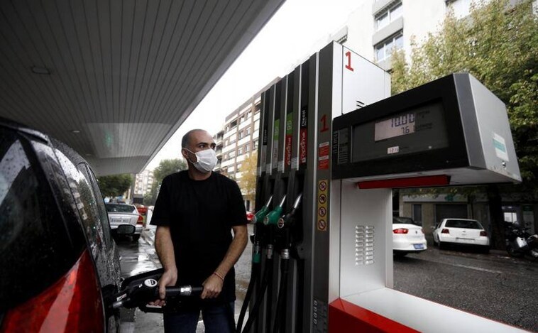 Los conductores españoles se dejan un 5,4% de su salario anual en combustible