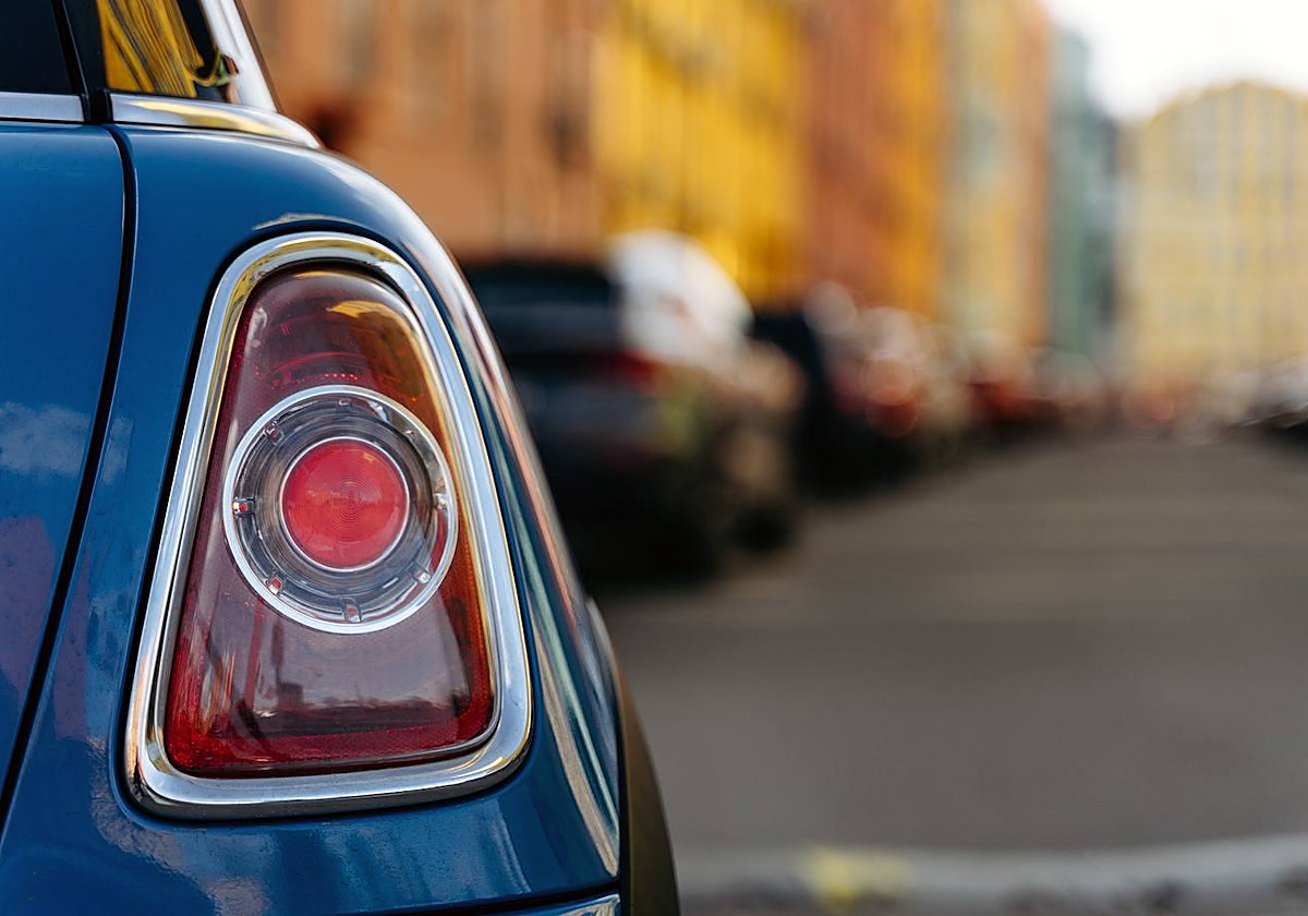 Imagen de la luz trasera de un coche