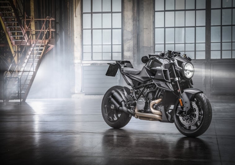 Motocicleta Naked de lujo con especial belleza de KTM y Brabus