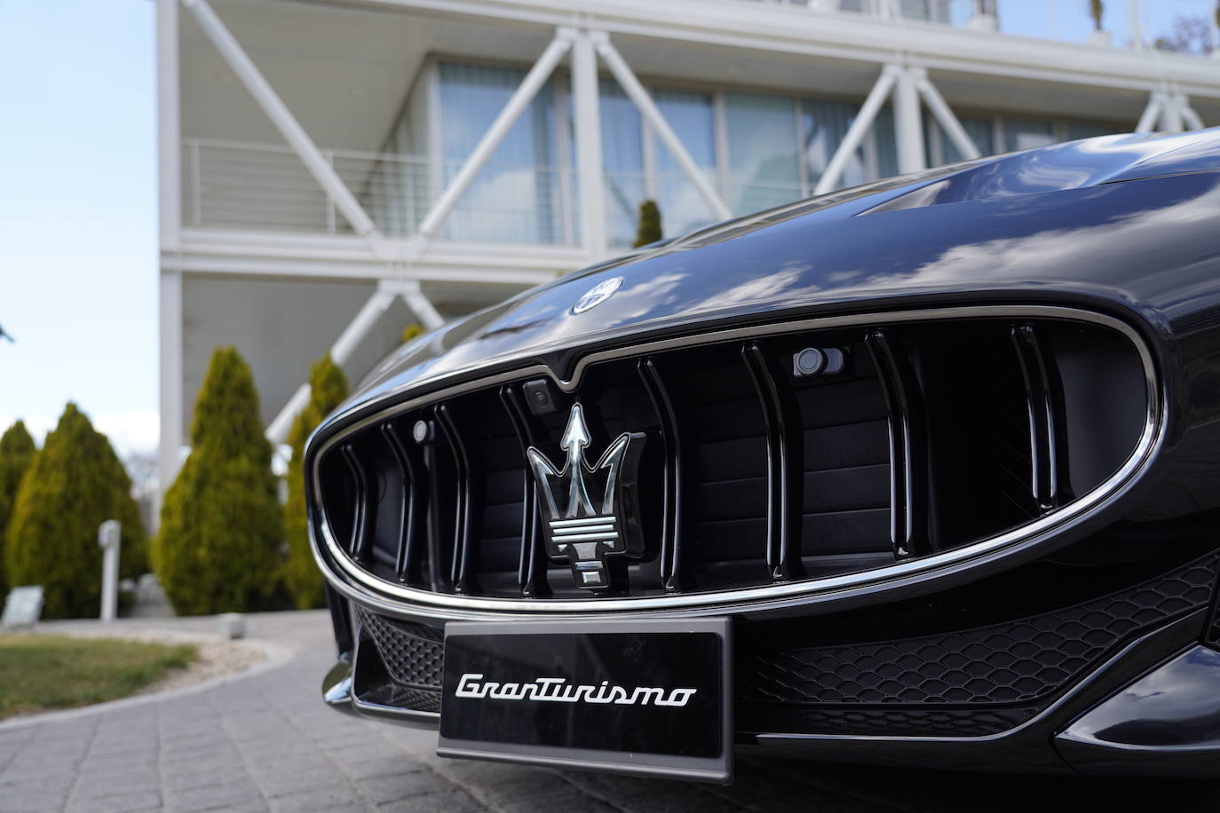 Los grandes turismos están diseñados para disfrutar de viajes largos en los que la adrenalina convive con la paz mental.