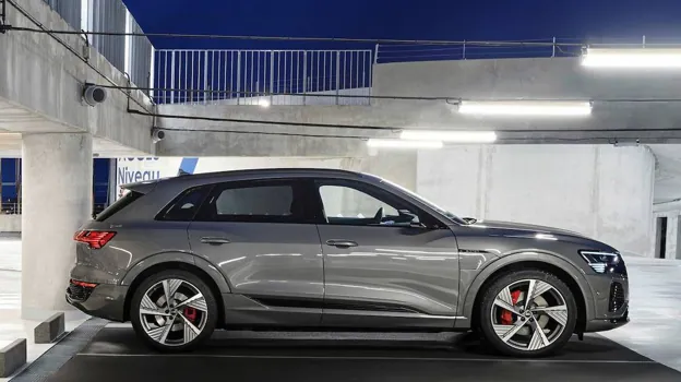 Audi-Q8_e-tron_quattro-2024-1600-10-U406