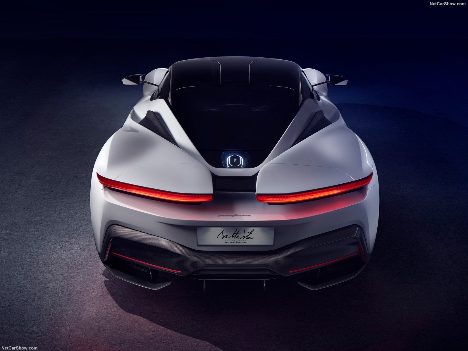 Este hiperdeportivo eléctrico, el Pininfarina Battista, con cuatro motores eléctricos, es actualmente el vehículo homologado para carretera que más rápido acelera del mundo: de 0 a 100 km/h en 1,79 segundos.﻿