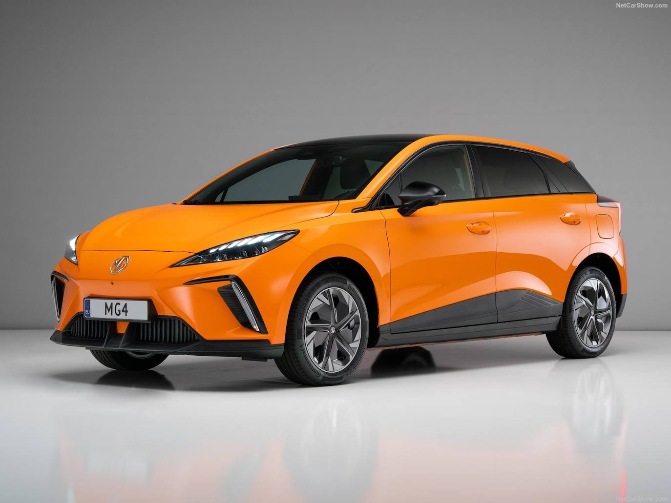 MG 4 (587 unidades).  29.480 €. Presume de ser uno de los coches eléctricos más baratos del mercado. Es un turismo de cinco puertas y 4,29 m de longitud. Con 170-205 CV consume 16,6 kWh/100 km y tiene autonomía de 435 km.