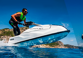 Yamaha promueve la primera vuelta en moto de agua en una gran fiesta