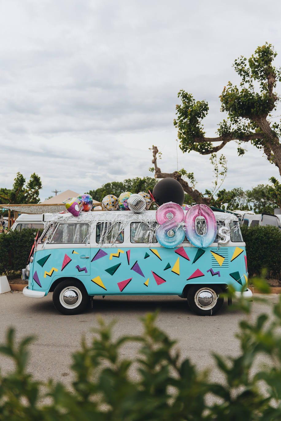 Desde que aquel primer año -2004-, un grupo de propietarios decidió reunirse en Sant Pere Pescador, este encuentro ha ido creciendo y cada vez son más los fans que acuden a este camping para compartir sus vivencias y disfrutar de un fin de semana de muchas actividades y, por supuesto, de las genuinas furgos.