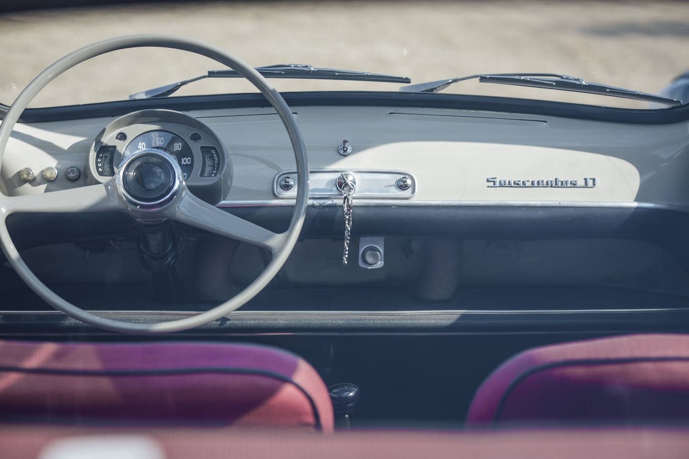 Los primeros 600 no llevaban cinturón ni reposacabezas, de modo que el asiento sólo cubría el 40% del cuerpo.