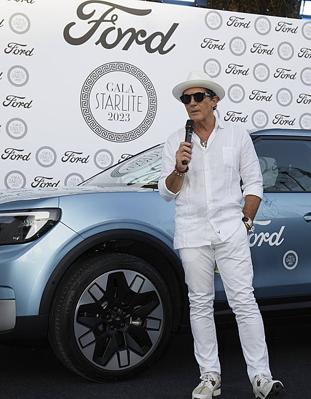 Ford presenta en Marbella su nuevo modelo 100% eléctrico, el Explorer, de la mano de Antonio Banderas