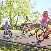 Consejos para enseñar a montar en bicicleta a tu hijo