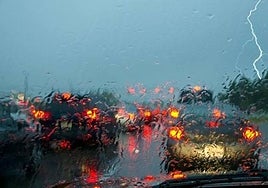 Tres imprescindibles a revisar en el coche ante una DANA
