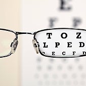 Solo el 43% de los conductores reconoce que ve bien para conducir