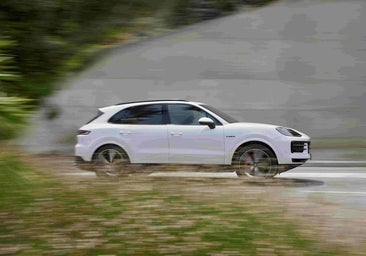 Porsche presenta la tercera versión E-Hybrid del Cayenne